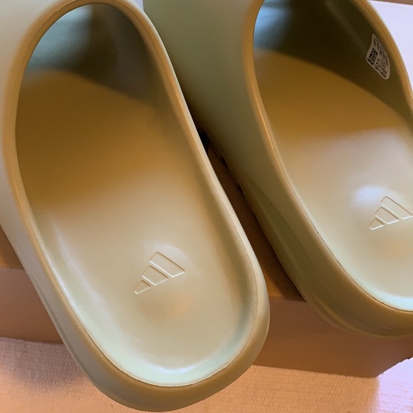 Adidas Yeezy Slide Resin Color Sz 11 main image 11